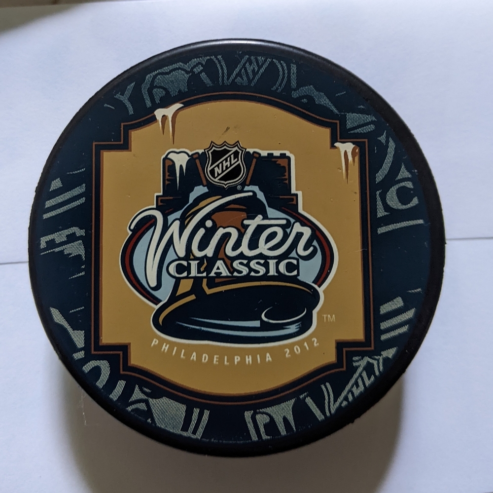 Flyers NHL 2012 Winter Classic puck